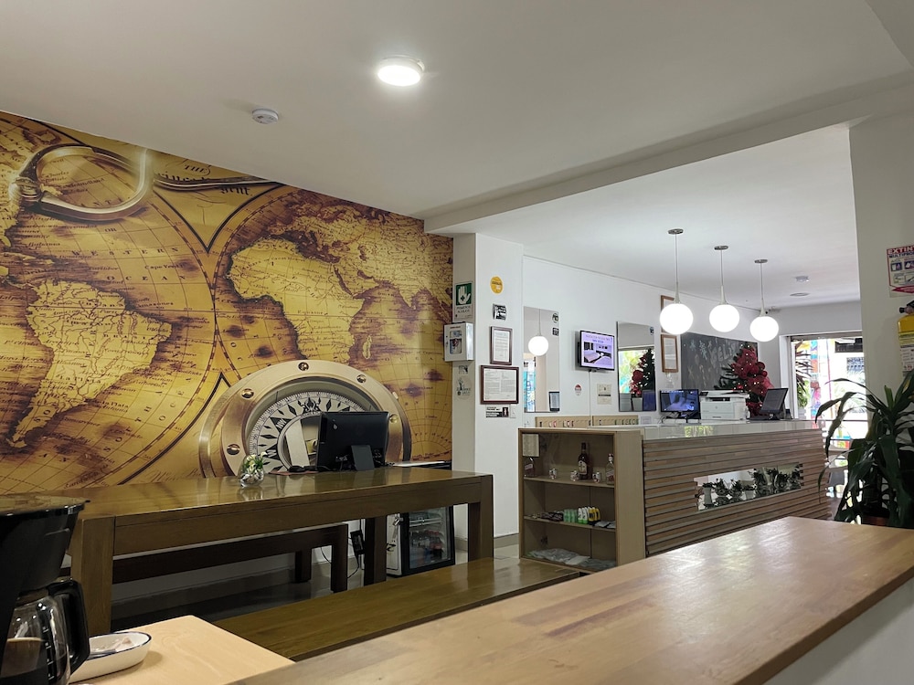 Hostal Lleras Calle 8 10/49