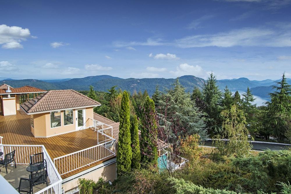 Villa Eyrie Resort 2/44