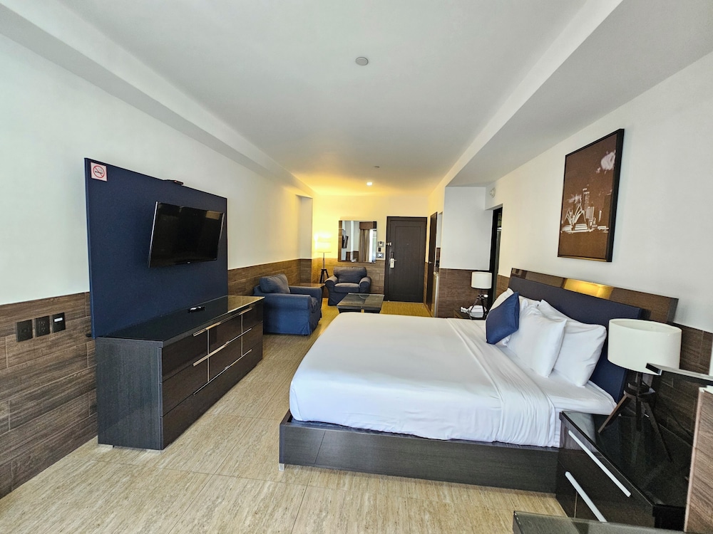 Beverly Hills: Hotel & Business 24/62