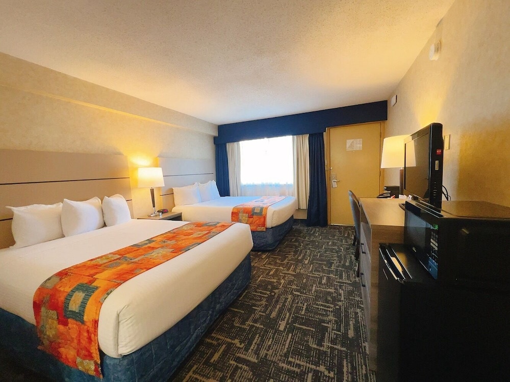 North Vancouver Hotel 21/52