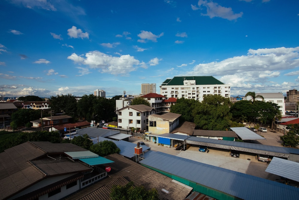 Noble Tarntong Boutique Hotel 52/60