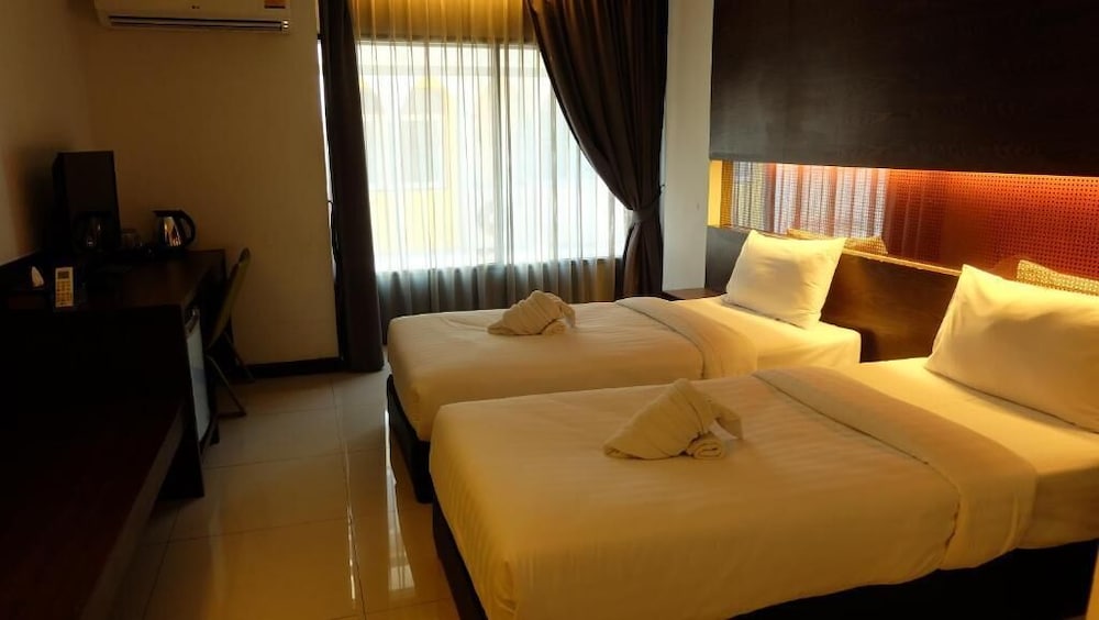 Collection O The Bangkok Airport Link Suite 11/56