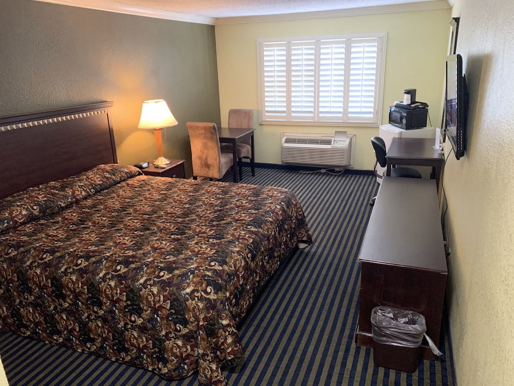 Travelodge by Wyndham Odessa 15/30