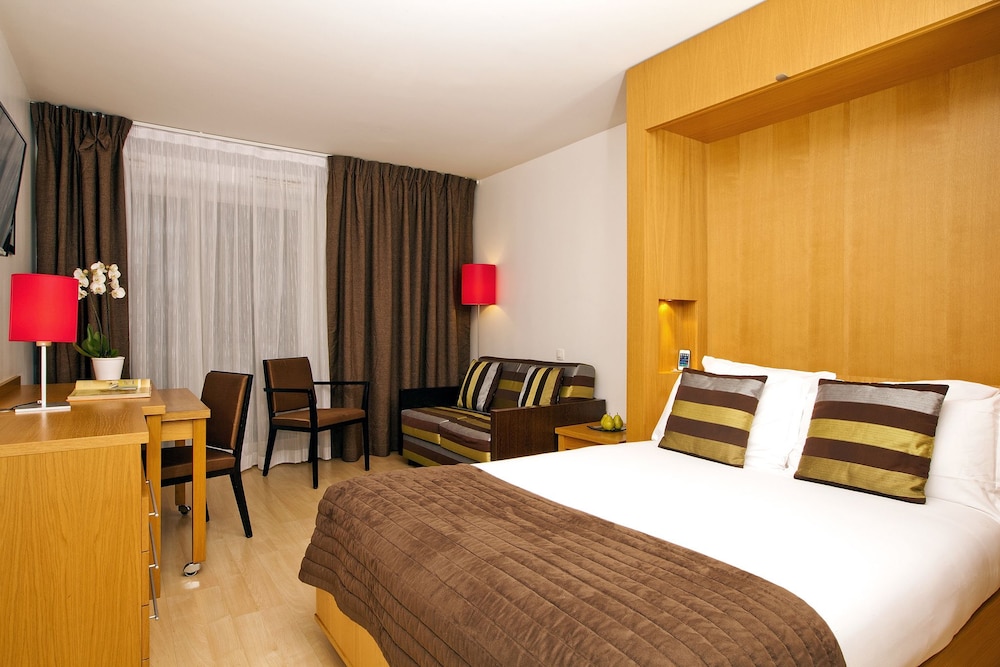 Residhome Paris Massy 15/65