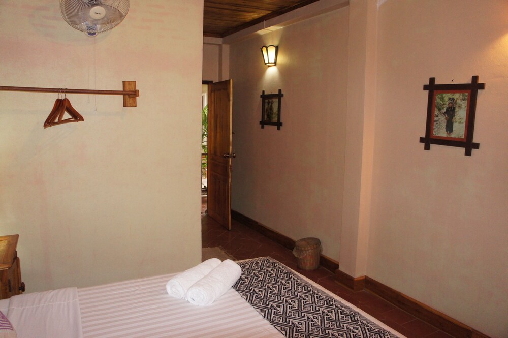 Lao Lu Lodge 16/91