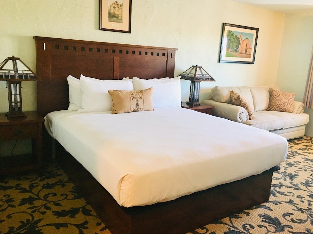 HOTEL MISSION DE ORO 11/64
