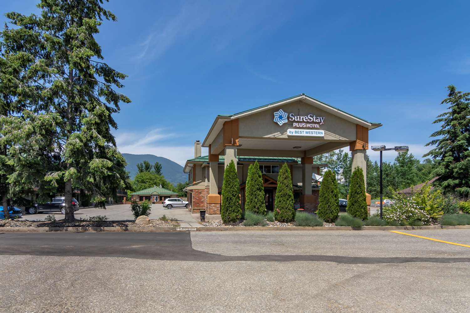 Surestay Plus Hotel By Best Western Salmon Arm 3/32