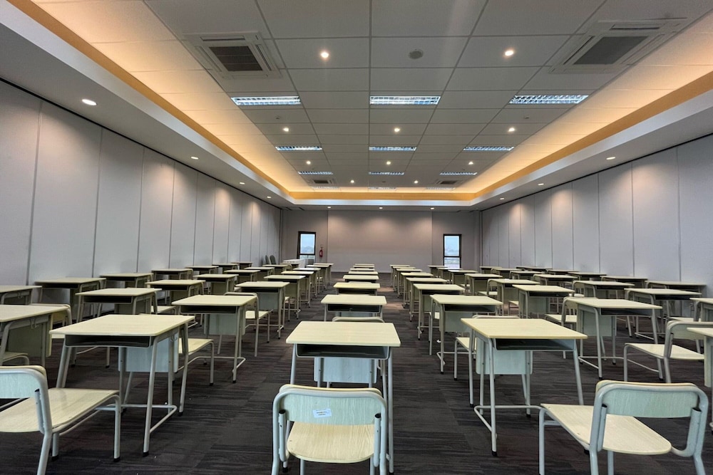 TOS Hotel and Convention Center Tangerang Powered by Archipelago 14/20