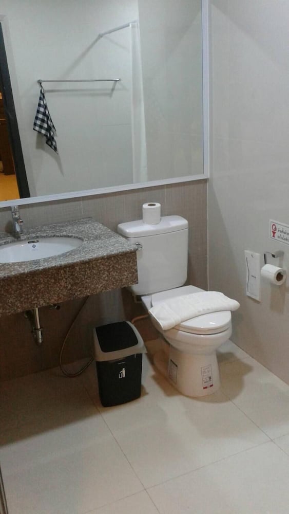Atsakon Hotel 25/25