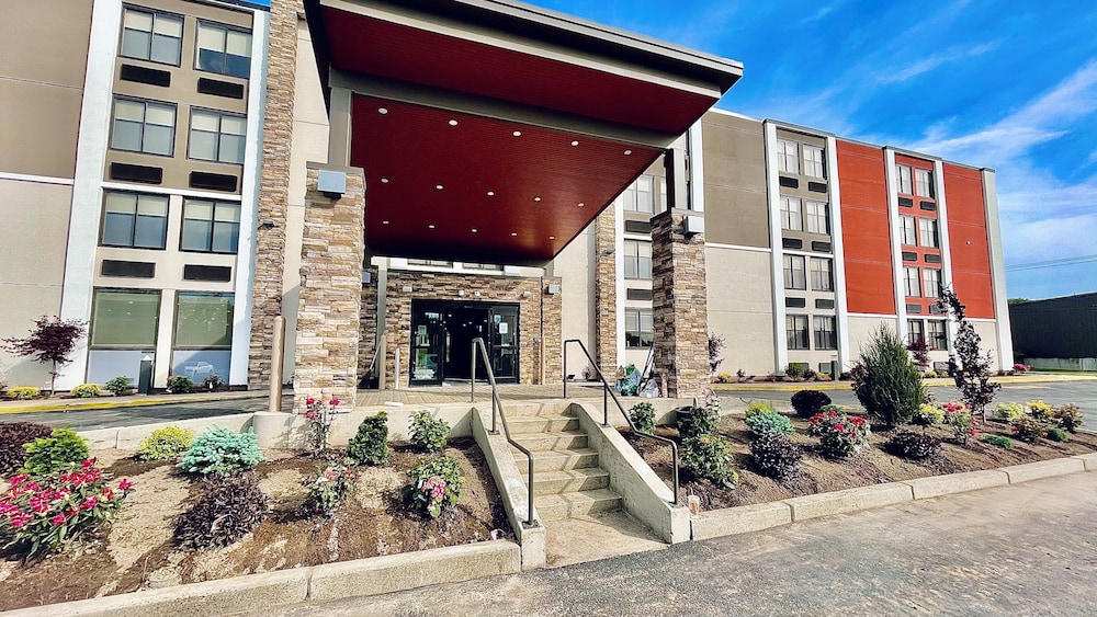 Holiday Inn Express Fall River North 5/44