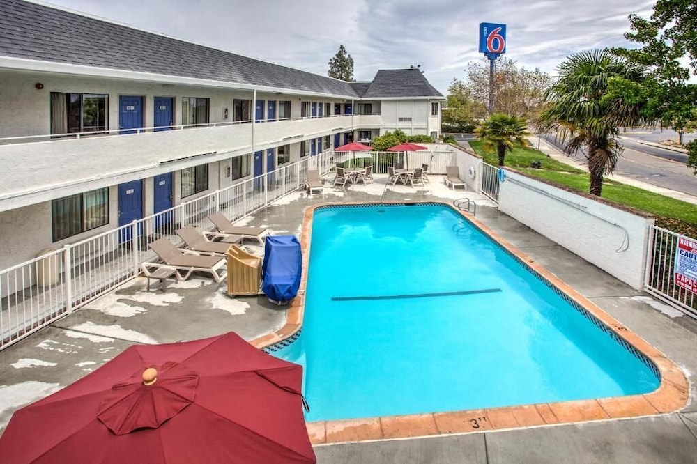 Motel6 Fairfield, CA - North 58/69