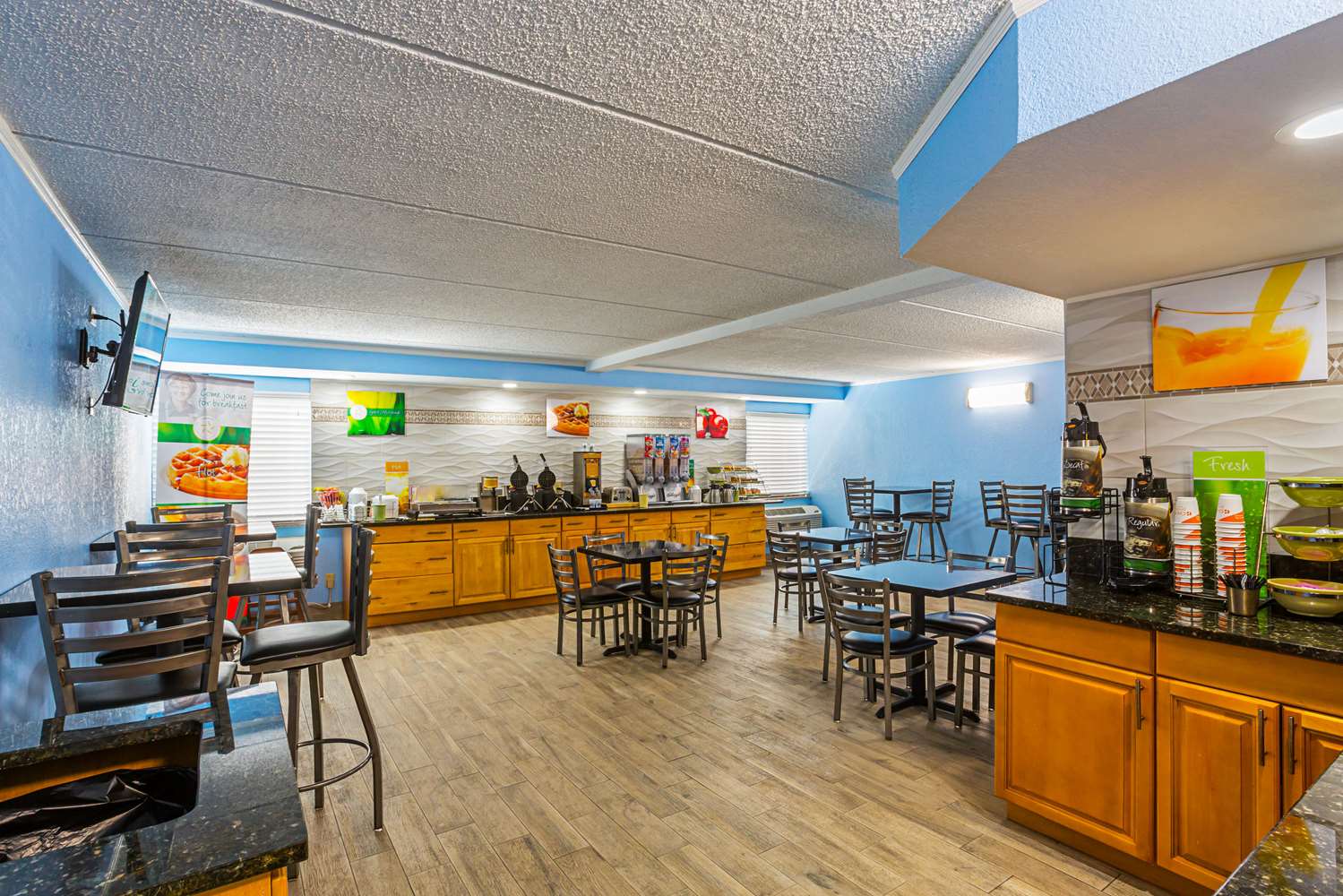 Quality Inn and Suites Near Six Flags East 10/17