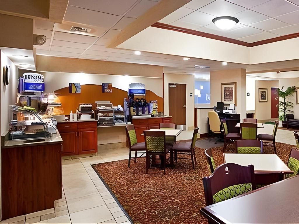restaurant cafeteria