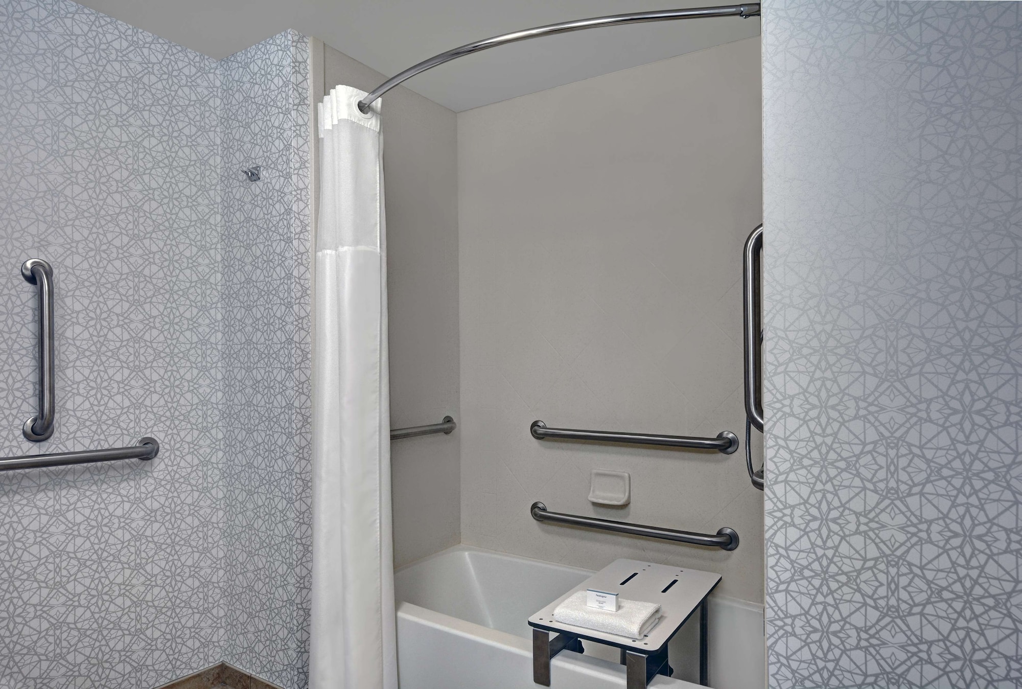 Room, 2 Queen Beds, River View, Accessible, Hampton Inn Bath Brunswick Area Me 3/3
