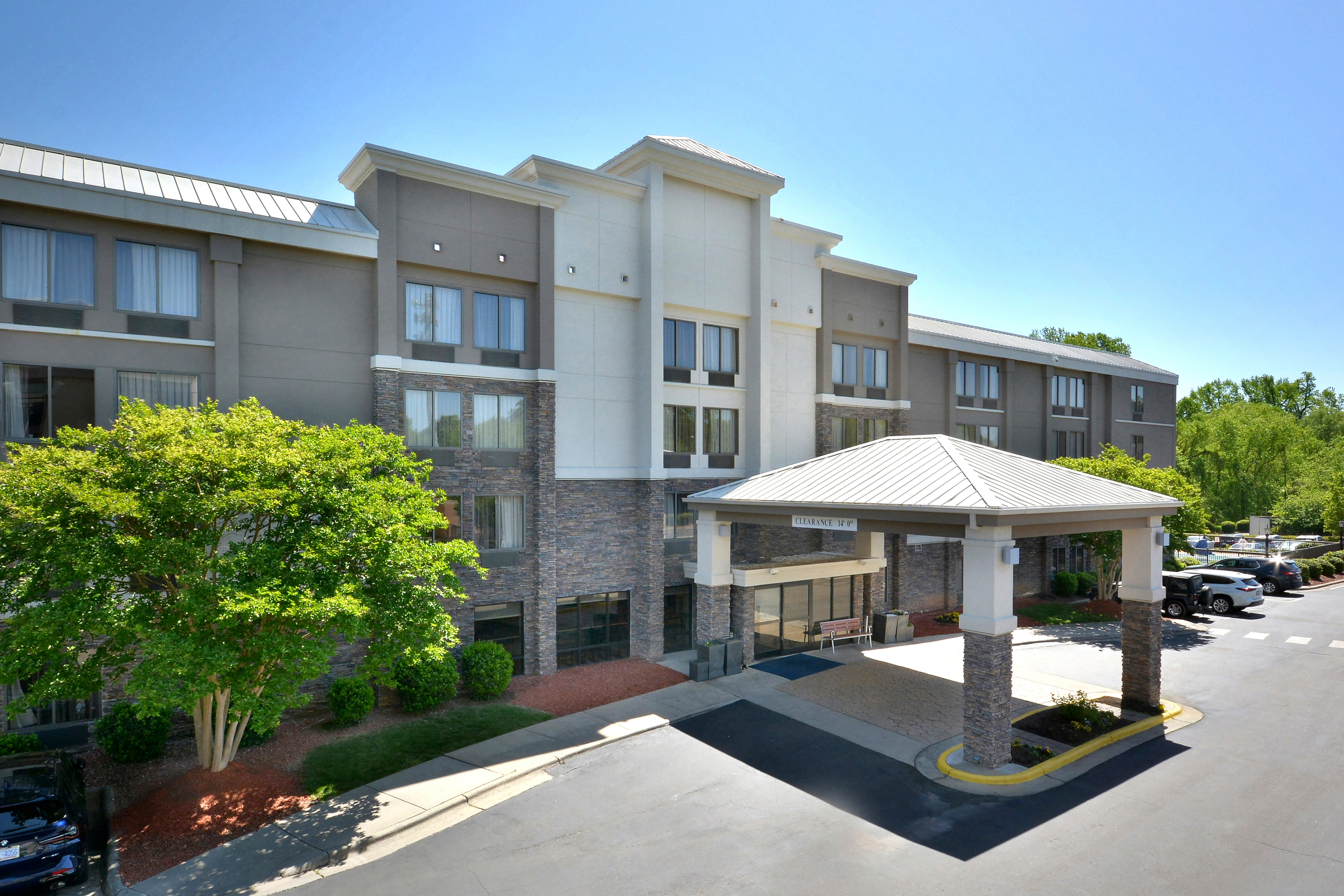 Holiday Inn Express Raleigh-Durham Airport 2/25