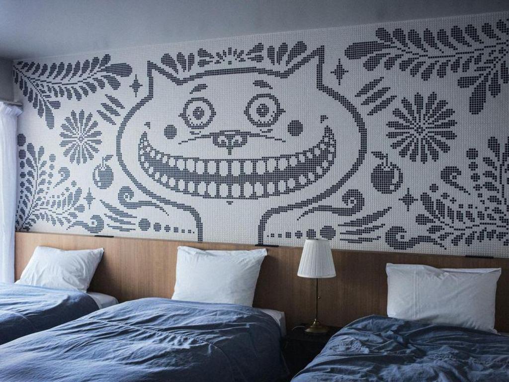 Art, Triple, 3 Beds