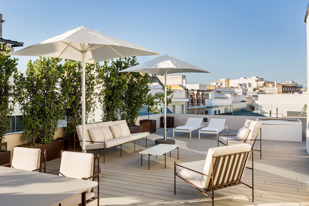 Radisson Collection Hotel, Magdalena Plaza Sevilla 51/73