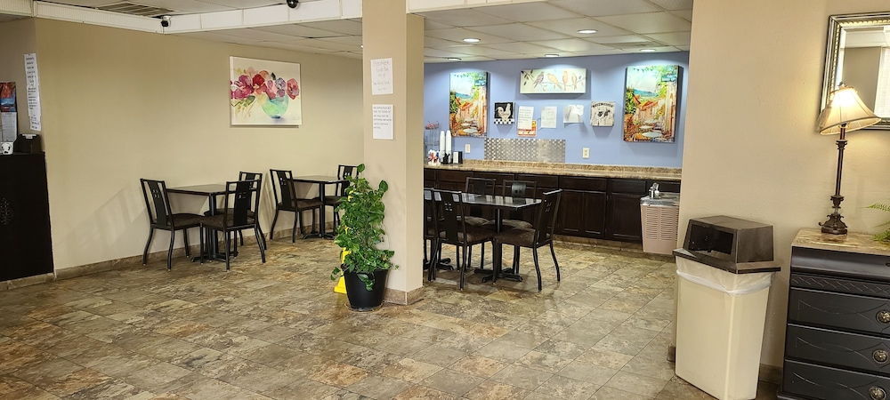 Fairview Inn Suites 27/40