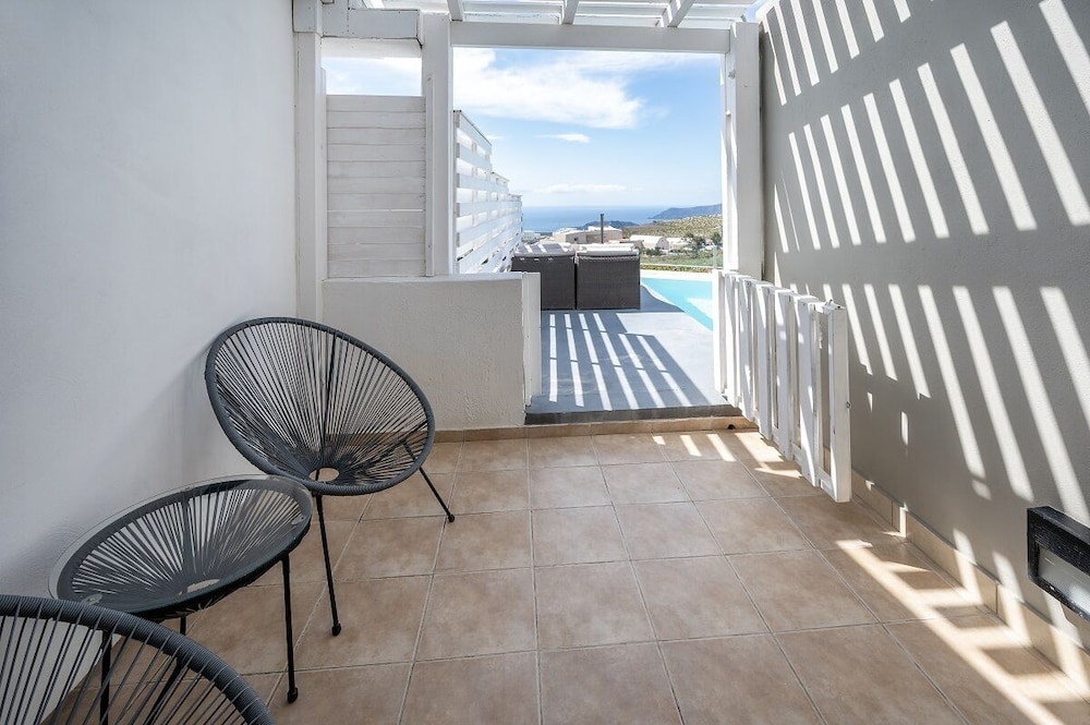 Smy Santorini Suites & Villas 57/76