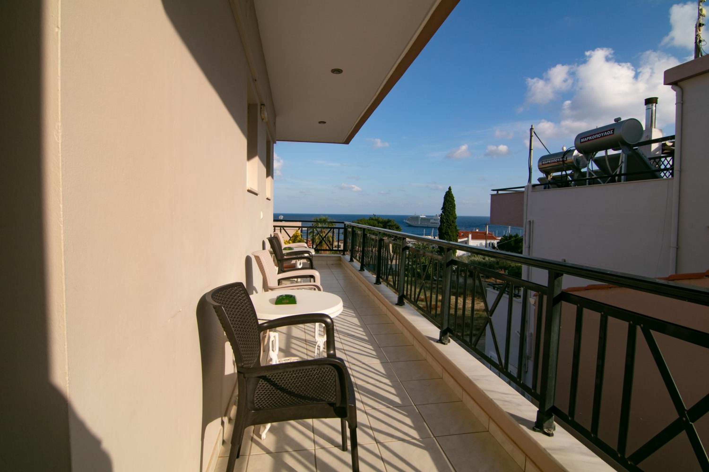 ROMEO'S HOUSE HOTEL 21/22