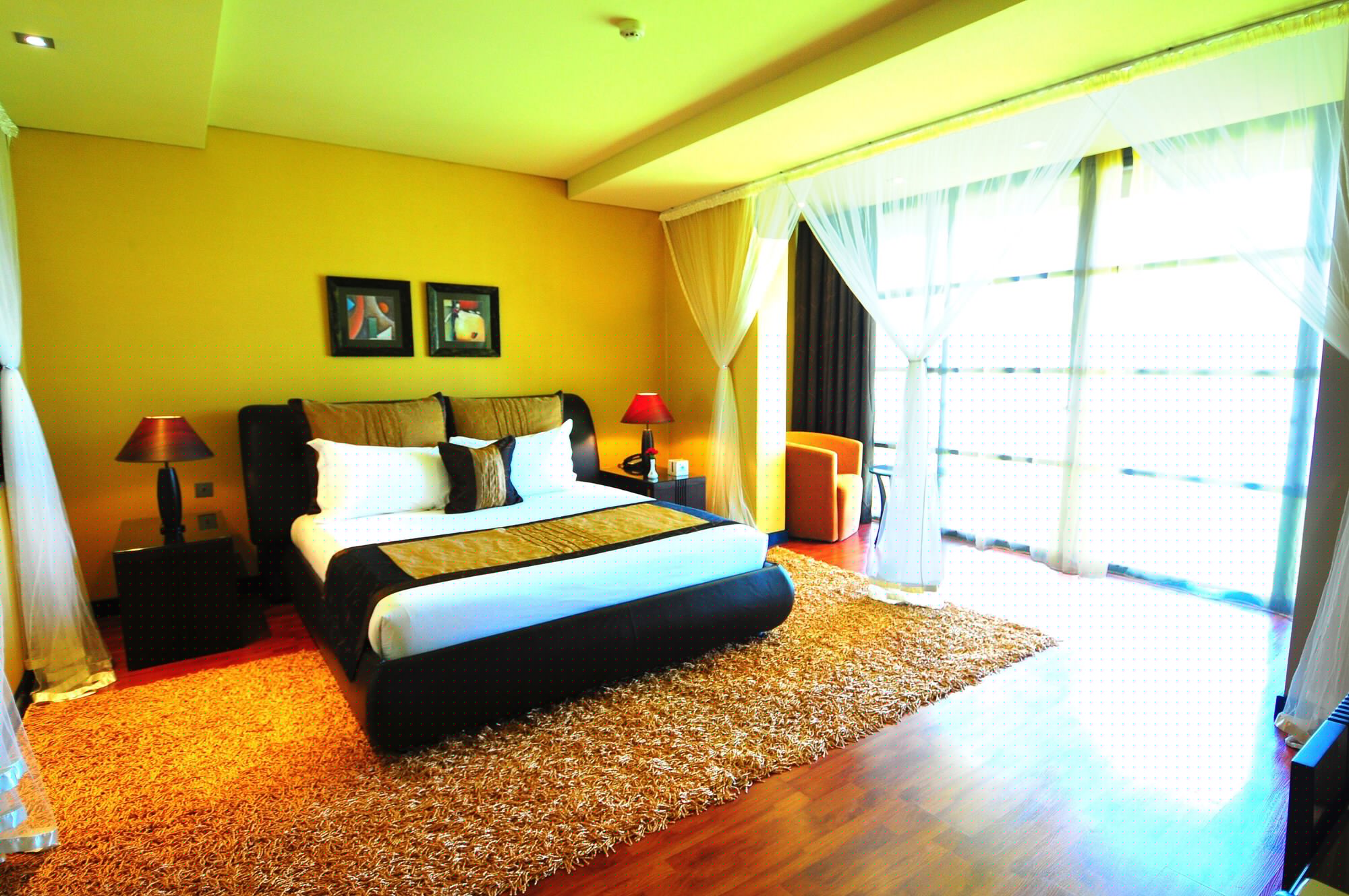 Executive, Suite, King Bed, Garden View