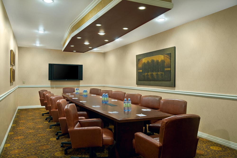 Oxford Suites Boise 35/39