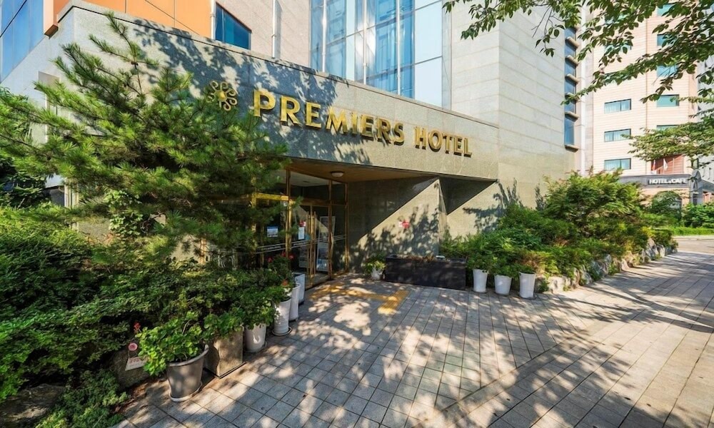 Premiers Hotel 50/63