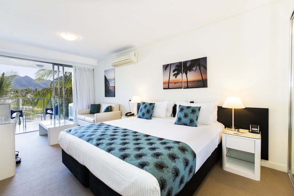 Peppers Blue On Blue Resort Magnetic Island 16/80