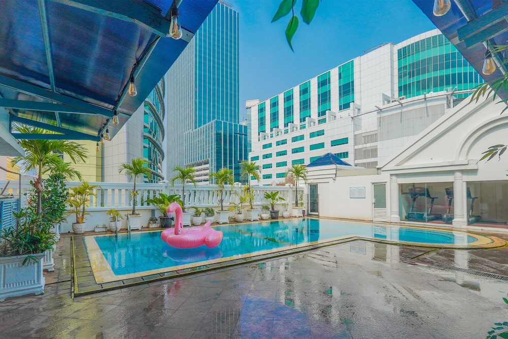 Ambhara Hotel 60/62