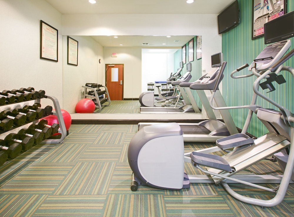 Holiday Inn Express Hotel And Suites Denton Unt Twu 42/68