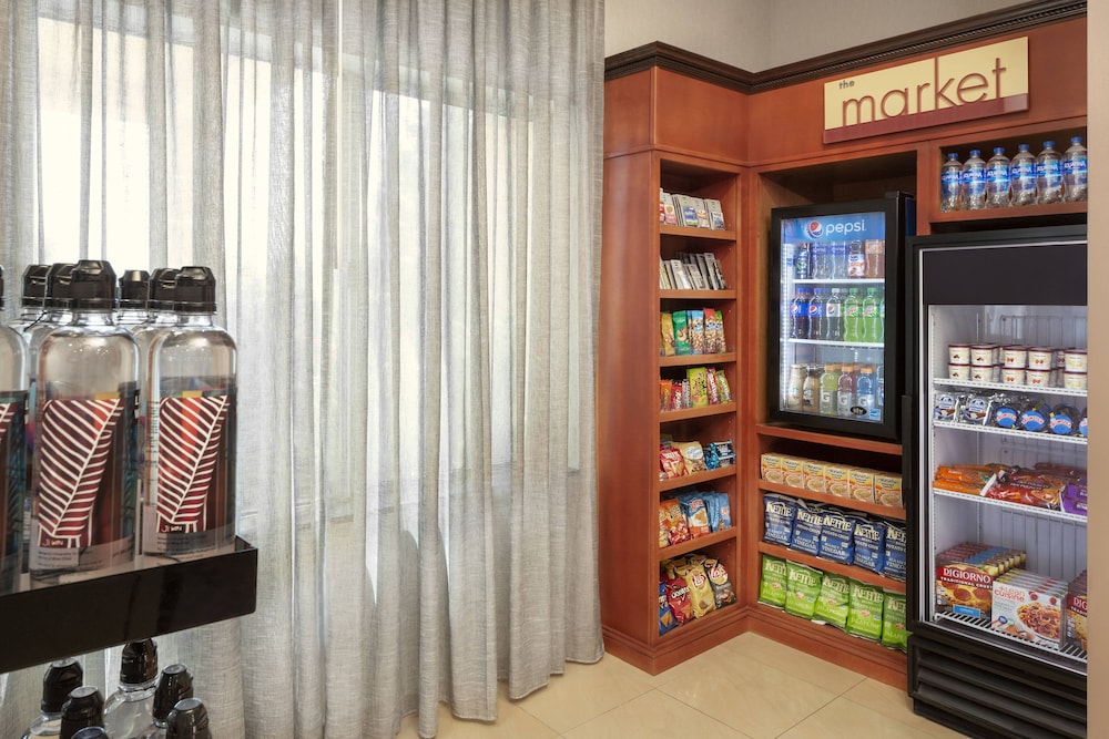 Fairfield Inn and Suites by Marriott Selma Kingsburg 5/36