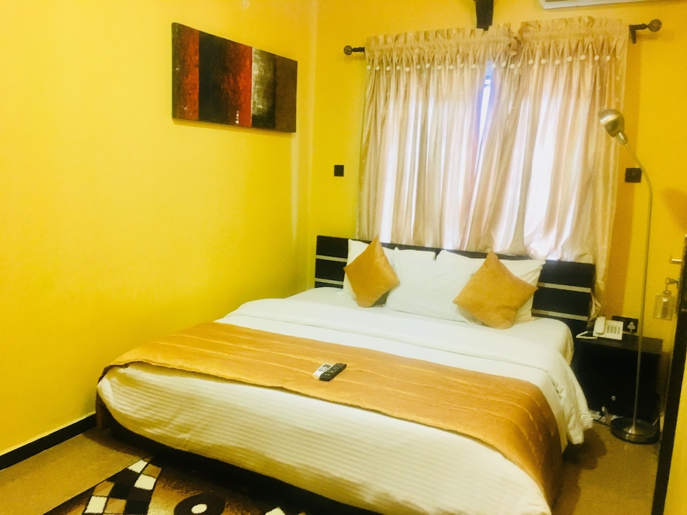 EXECUTIVE, QUEEN BED