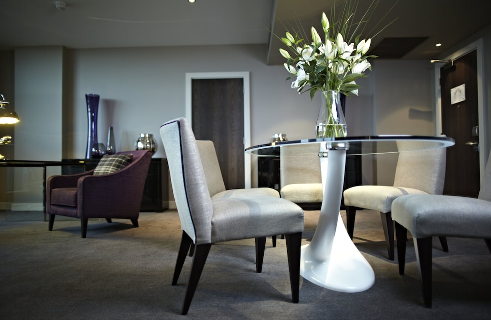 Brooklands Hotel 25/29