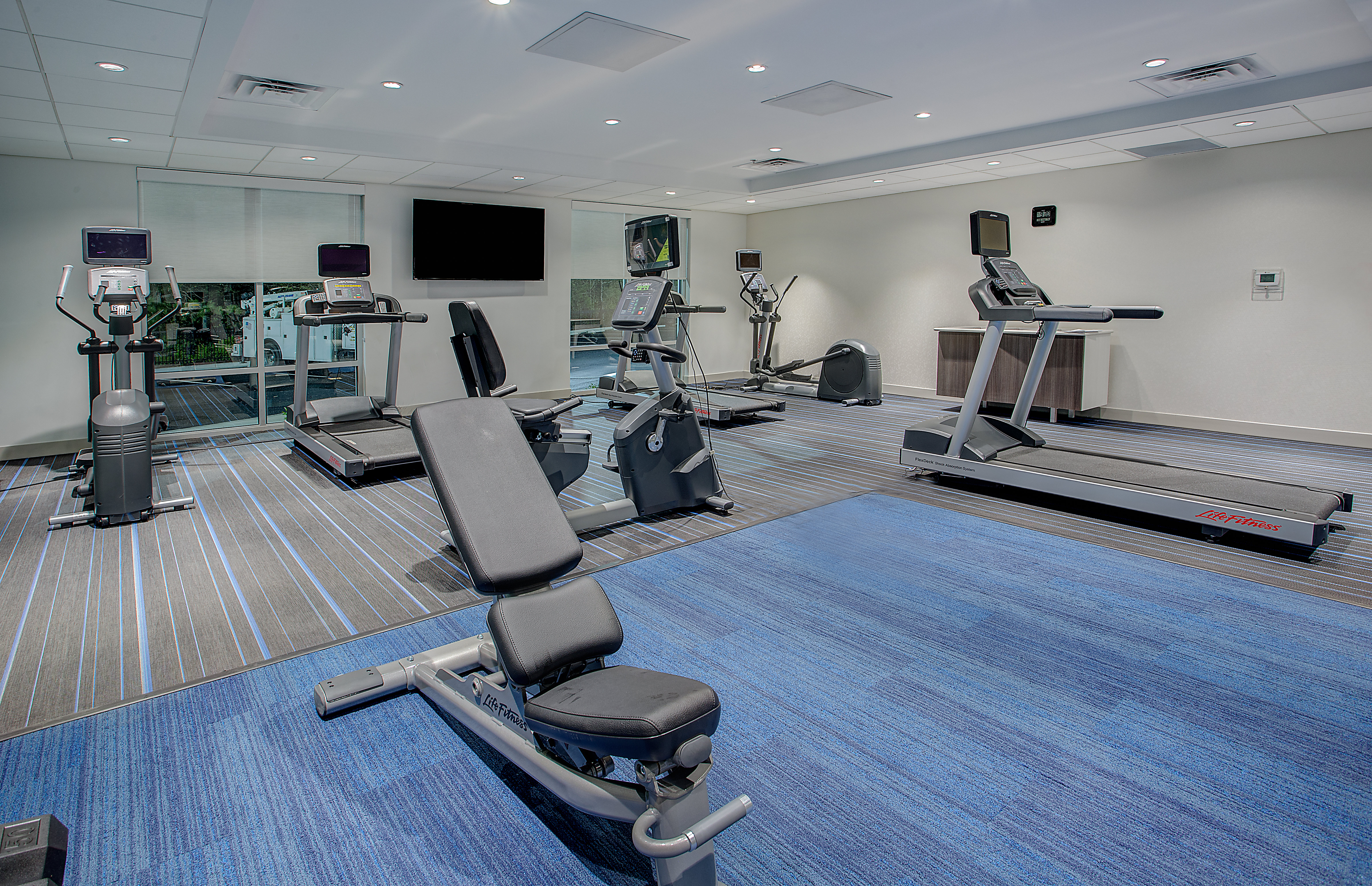 Holiday Inn Express Suites Covington 34/63
