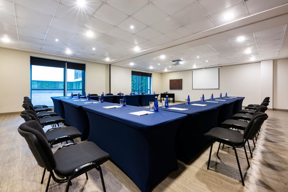 City Express Plus by Marriott Cali Colombia 62/66