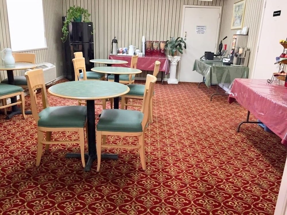 Americas Best Value Inn Suites Houston Brookhollow Nw 18/24