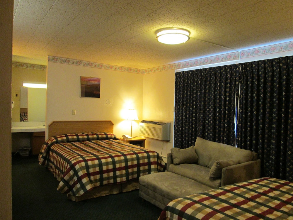 Town House Motel Inc 25/33