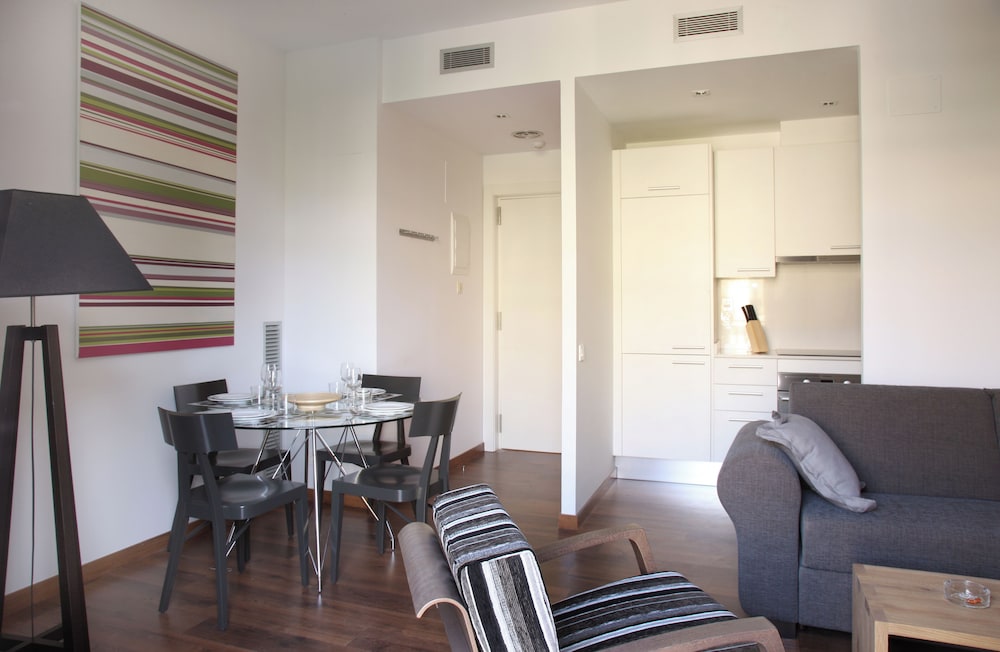 MH Apartments Suites 11/27
