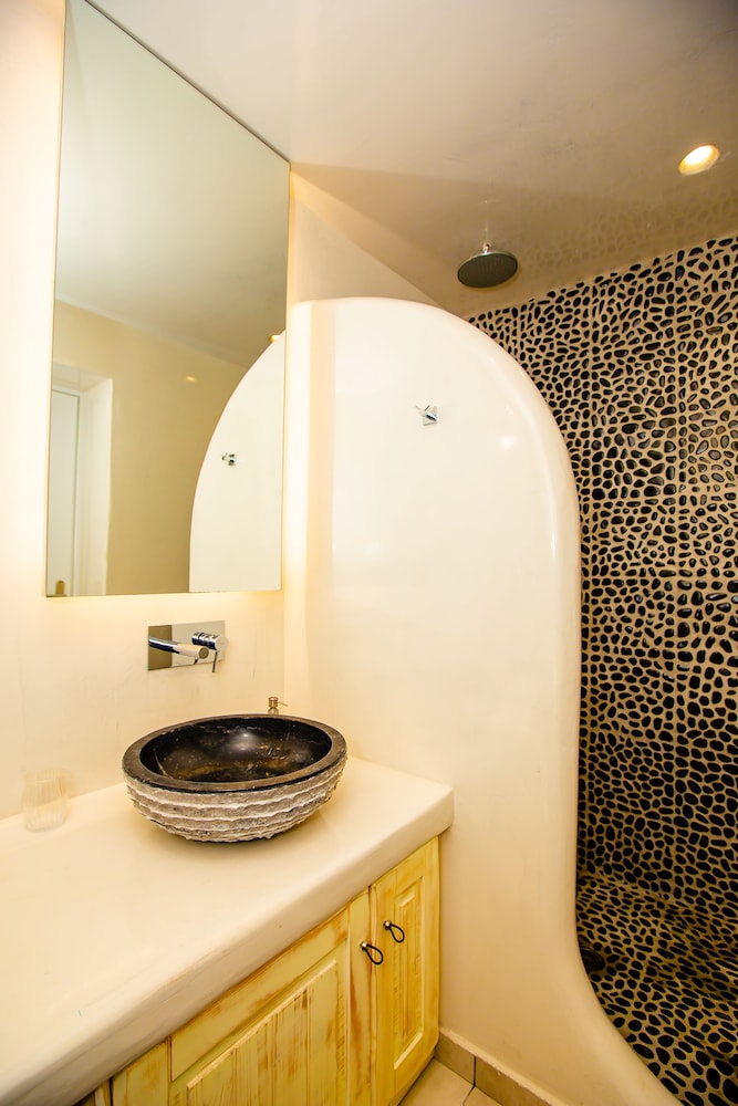 Perla Nera Suites 48/50