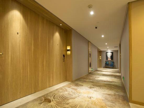 Huamao Hotel 19/23