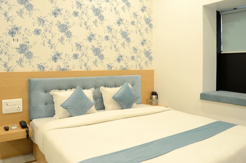 STANDARD, KING BED, GROUND FLOOR