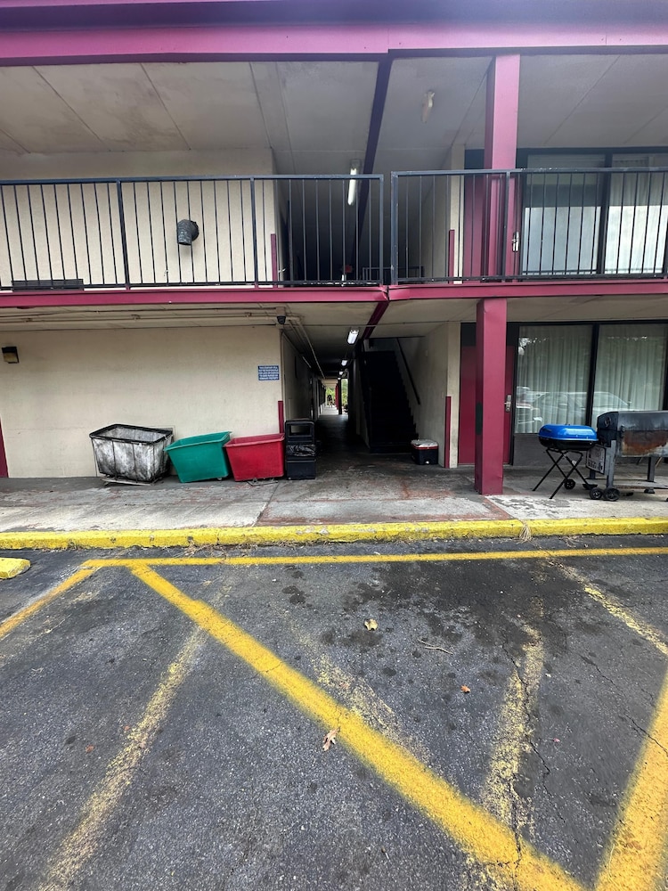 Hotel Red Rose by Townhouse Covington I-64 47/56