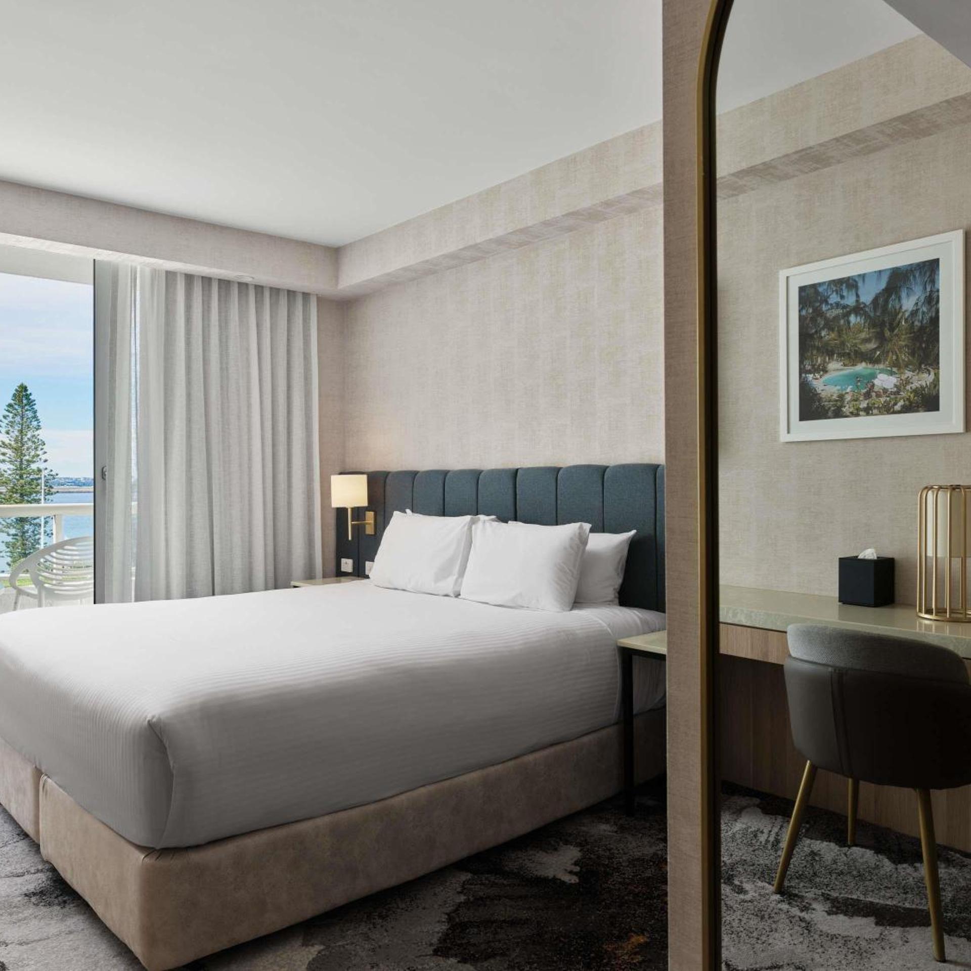 Superior, King Bed, Bay View