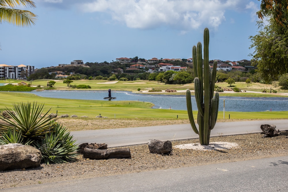 Blue Bay Lodges 40/50