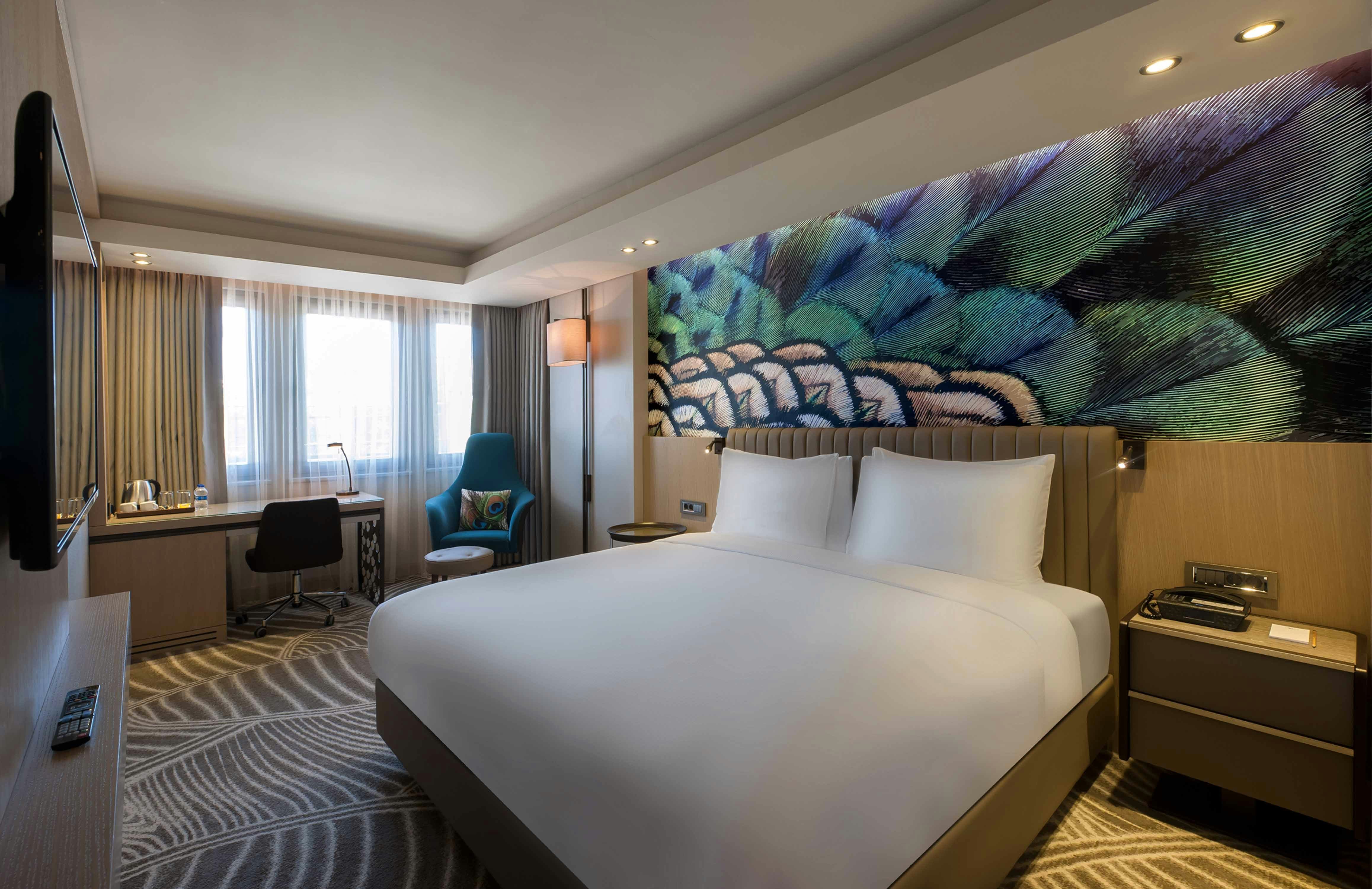 SUPERIOR, KING BED