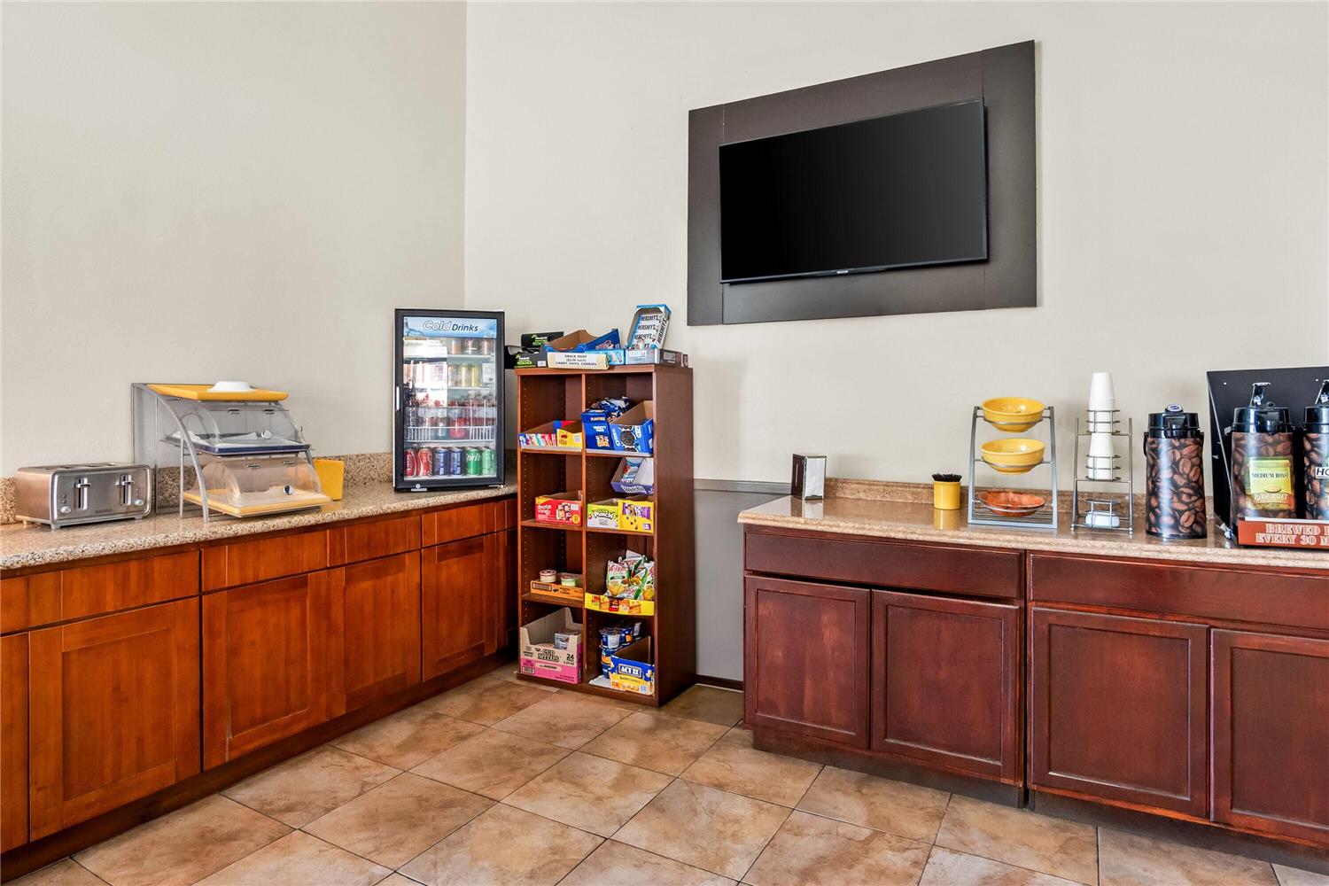 Days Inn by Wyndham Fontana / Rialto 8/34