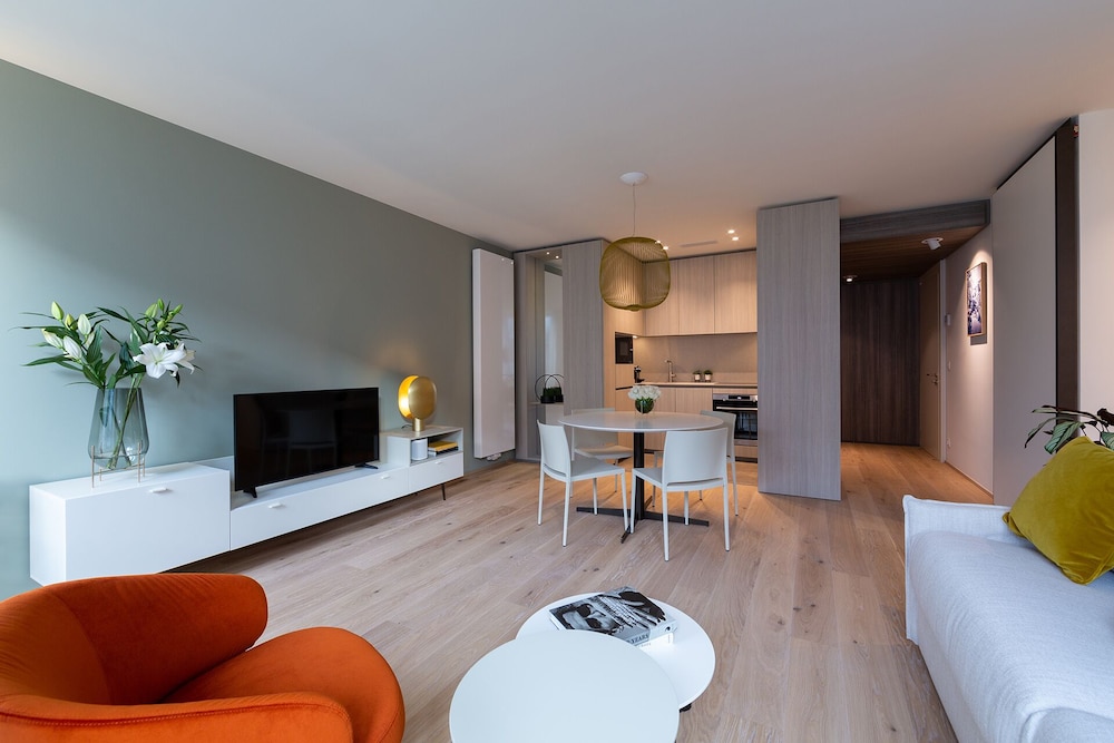 Central City Luxury Residence 23/50