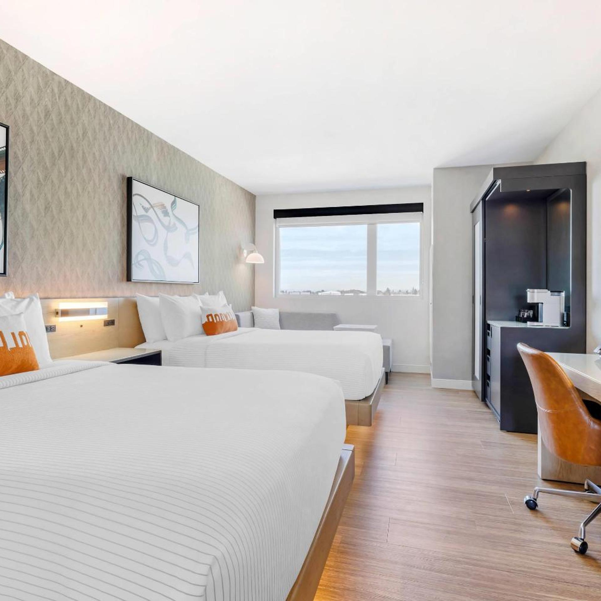 Room, 2 Queen Beds, Elite Floor