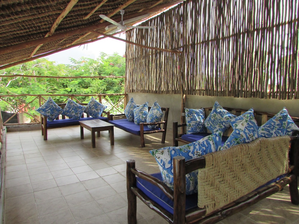 Retro Boutique Hotel Limited 22/42