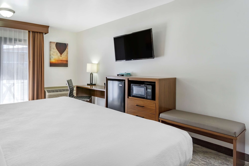 Best Western Plus Lake Front Hotel 17/51